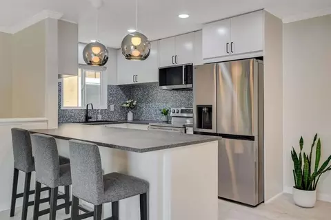 10406 Caminito Rimini, San Diego, CA 92129