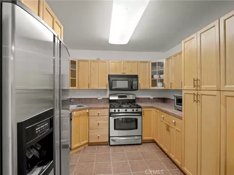 Kitchen - 17113 Mark, Madera, CA 93636 photo 3 of 3