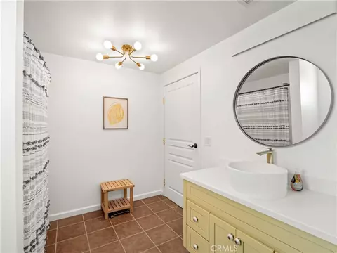 Bath - 17113 Mark, Madera, CA 93636 photo 1 of 7