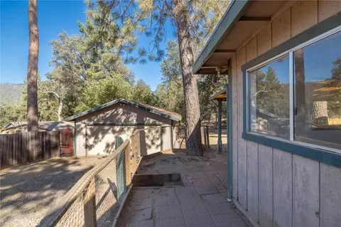 Exterior - 49832 Pierce, Oakhurst, CA 93644 photo 11 of 27