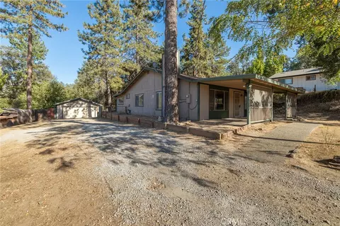 Exterior - 49832 Pierce, Oakhurst, CA 93644 photo 3 of 27