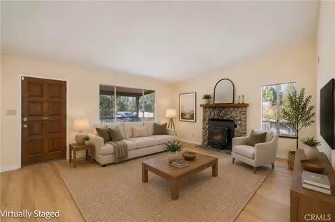 Living - 49832 Pierce, Oakhurst, CA 93644 photo 5 of 7