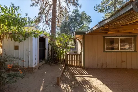 Exterior - 49832 Pierce, Oakhurst, CA 93644 photo 9 of 27