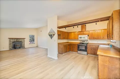 Living - 49832 Pierce, Oakhurst, CA 93644 photo 1 of 7