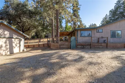 Exterior - 49832 Pierce, Oakhurst, CA 93644 photo 24 of 27