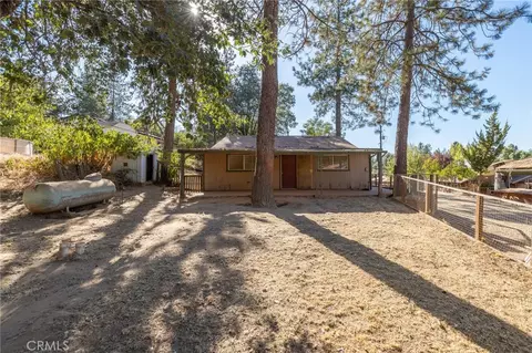 Exterior - 49832 Pierce, Oakhurst, CA 93644 photo 20 of 27