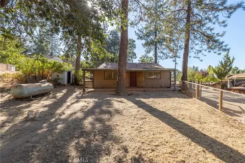 Exterior - 49832 Pierce, Oakhurst, CA 93644 photo 14 of 19