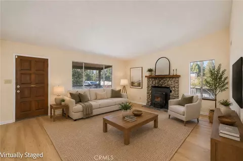 Living - 49832 Pierce, Oakhurst, CA 93644 photo 5 of 7