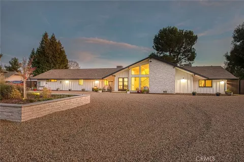 Exterior - 11735 E Santa Ana, Clovis, CA 93619 photo 33 of 36