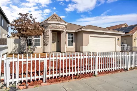 Exterior - 1049 Stanford Ave, Madera, CA 93637 photo 1 of 3