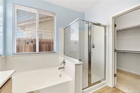 Bath - 1049 Stanford Ave, Madera, CA 93637 photo 3 of 3