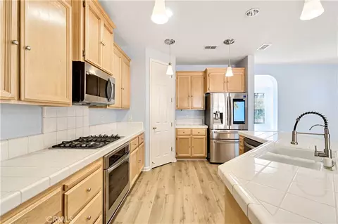 Kitchen - 1049 Stanford Ave, Madera, CA 93637 photo 4 of 4