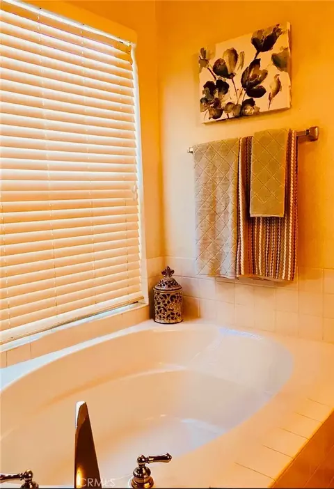 Bath - 2559 E Fallbrook, Fresno, CA 93720 photo 1 of 3