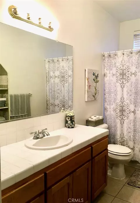 Bath - 2559 E Fallbrook, Fresno, CA 93720 photo 3 of 3