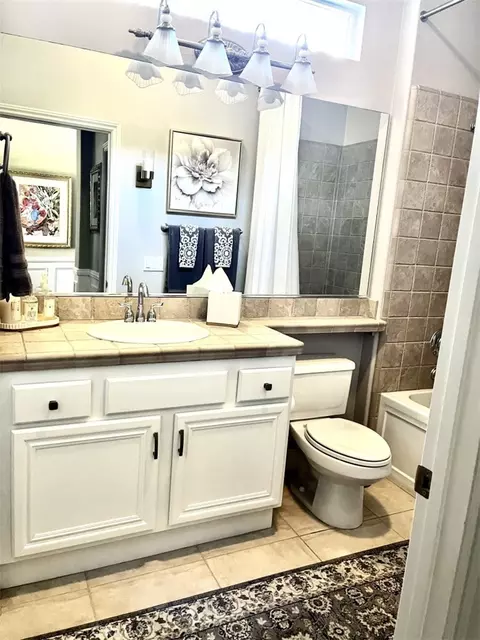 Bath - 23946 Kaleb Dr, Corona, CA 92883 photo 2 of 4