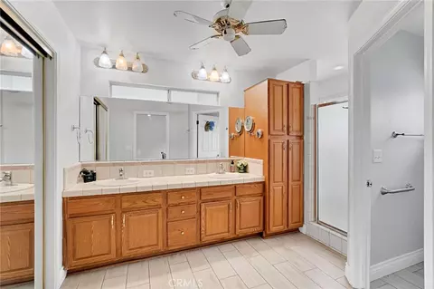 Bath - 3605 Doubletree Way, Madera, CA 93637 photo 2 of 3