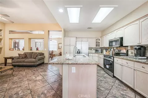 Kitchen - 10588 E Fieldstone Ave, Clovis, CA 93619 photo 4 of 4