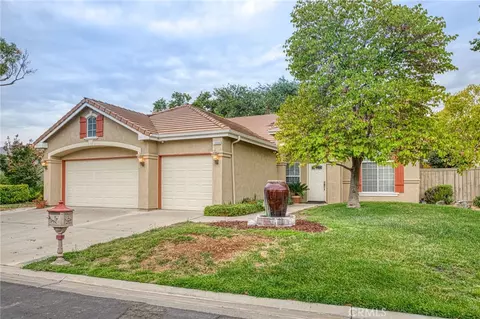 Exterior - 10588 E Fieldstone Ave, Clovis, CA 93619 photo 8 of 10