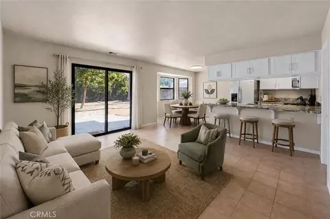 Living - 571 W Pat, Clovis, CA 93612 photo 4 of 5
