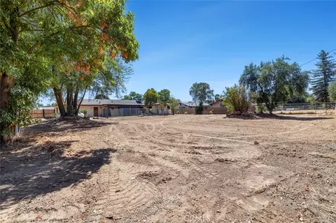 Exterior - 11914 Charlton Rd, Madera, CA 93636 photo 5 of 7