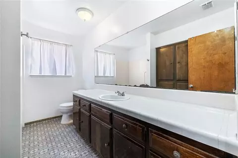 Bath - 11914 Charlton Rd, Madera, CA 93636 photo 1 of 2