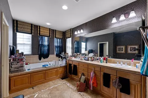 Bath - 1842 Richards Pl, Upland, CA 91784 photo 4 of 4
