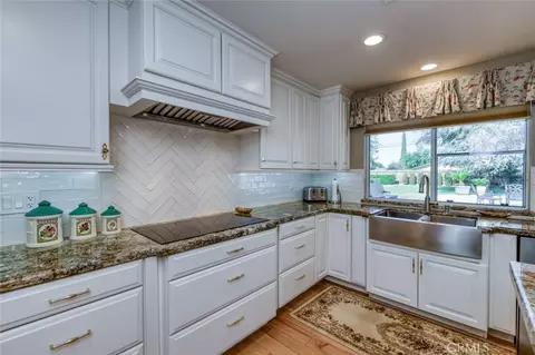 Kitchen - 10270 Lanes Brg, Madera, CA 93636 photo 2 of 2