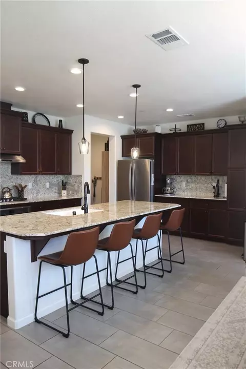Kitchen - 1115 Sanders Ave, Clovis, CA 93619 photo 4 of 6