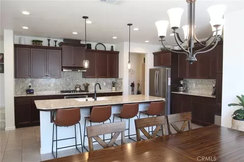 Kitchen - 1115 Sanders Ave, Clovis, CA 93619 photo 3 of 6