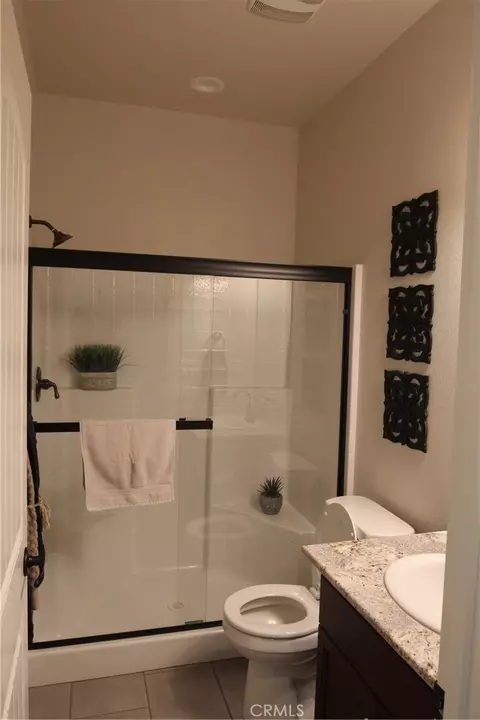 Bath - 1115 Sanders Ave, Clovis, CA 93619 photo 1 of 6
