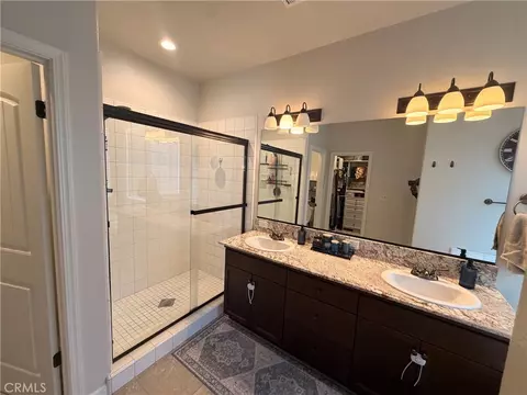 Bath - 1115 Sanders Ave, Clovis, CA 93619 photo 6 of 6