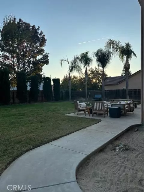 Exterior - 1856 Decatur, Clovis, CA 93611 photo 6 of 8