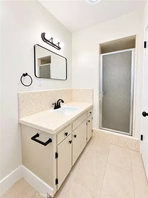 Bath - 522 Garfield Ave, Taft, CA 93268 photo 5 of 5