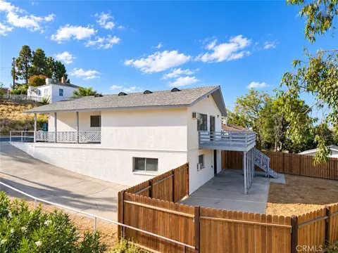 Exterior - 522 Garfield Ave, Taft, CA 93268 photo 3 of 9