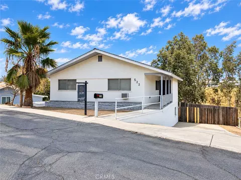Exterior - 522 Garfield Ave, Taft, CA 93268 photo 8 of 9