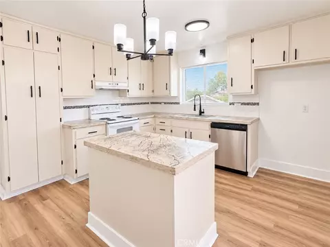 Kitchen - 522 Garfield Ave, Taft, CA 93268 photo 1 of 2