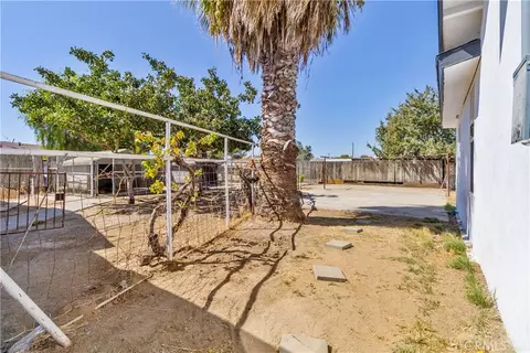 Exterior - 815 E 5th, Hanford, CA 93230 photo 13 of 14