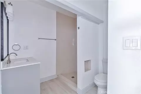 Bath - 815 E 5th, Hanford, CA 93230 photo 5 of 5