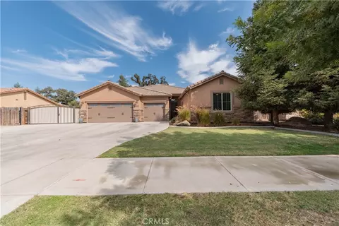 3240 W Lark Ave, Visalia, CA 93291