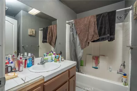 Bath - 220 Walker, Coalinga, CA 93210 photo 1 of 2