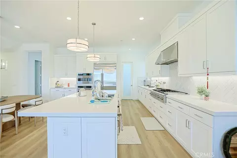 Kitchen - 528 Gadwall, Irvine, CA 92618 photo 3 of 5