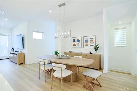 Dining - 528 Gadwall, Irvine, CA 92618 photo 1 of 2