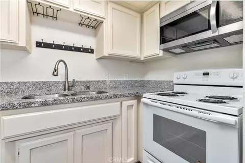 Kitchen - 3121 Spring #102, Paso Robles, CA 93446 photo 2 of 3