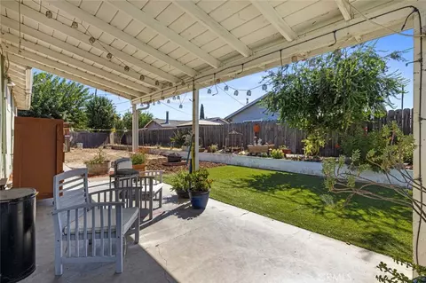 Exterior - 800 Frank Ct, Manteca, CA 95336 photo 3 of 9