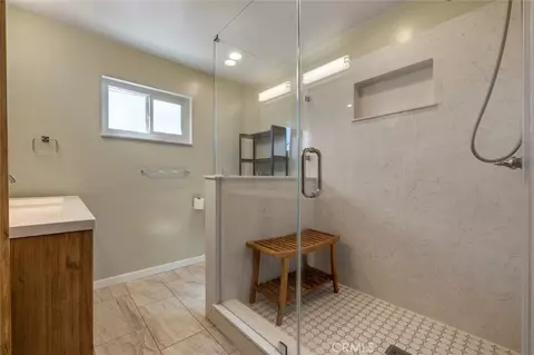 Bath - 800 Frank Ct, Manteca, CA 95336 photo 1 of 4