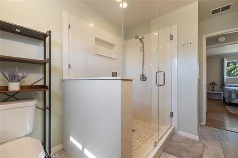 Bath - 800 Frank Ct, Manteca, CA 95336 photo 3 of 4