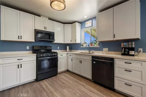 Kitchen - 800 Frank Ct, Manteca, CA 95336 photo 3 of 3