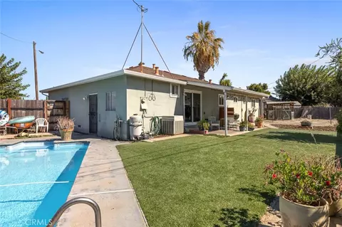 Exterior - 800 Frank Ct, Manteca, CA 95336 photo 4 of 9