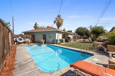 Exterior - 800 Frank Ct, Manteca, CA 95336 photo 5 of 9