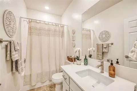Bath - 1523 Bloom Ln, Clovis, CA 93619 photo 1 of 2